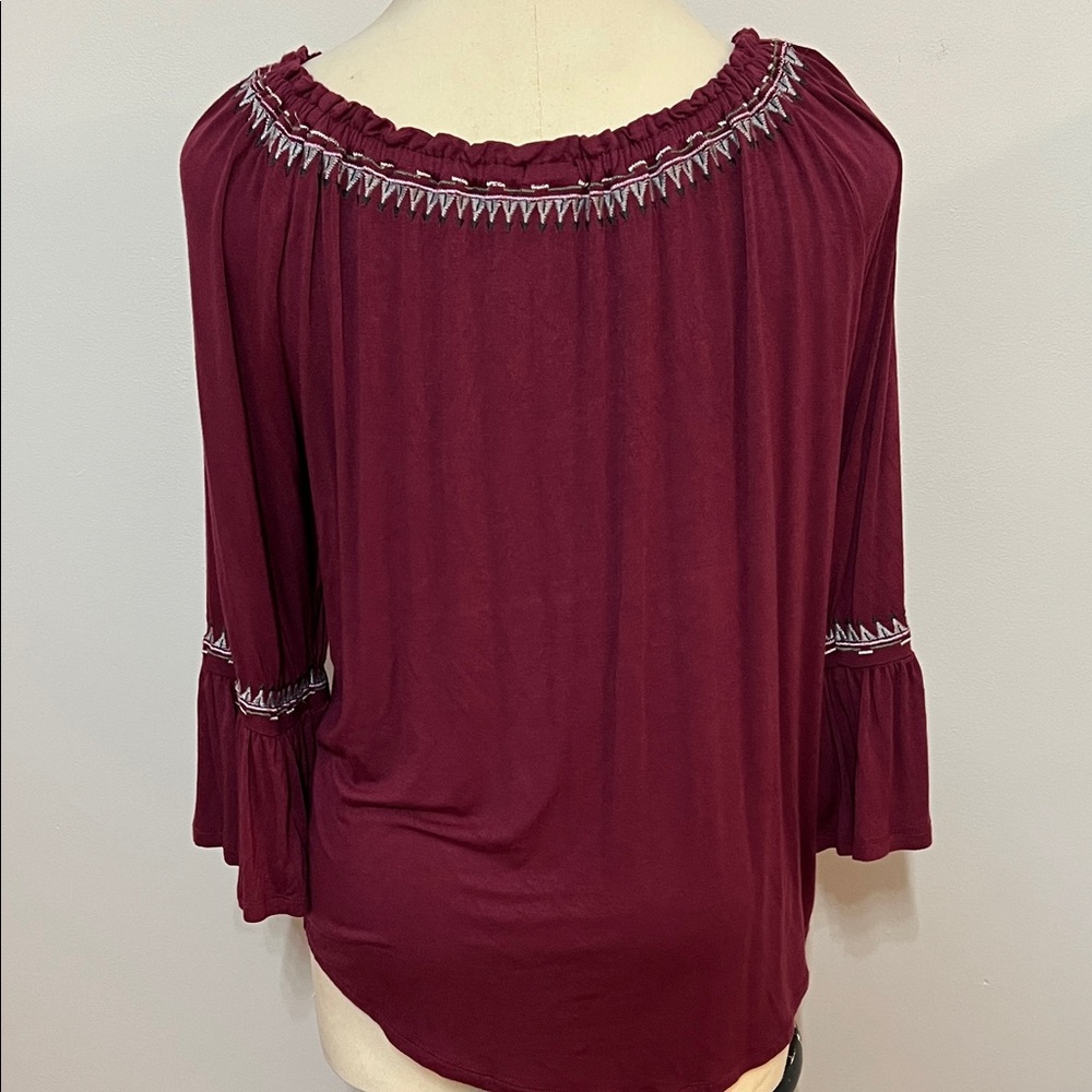 Women’s XL Hannah Burgundy Blouse with Embroidered Detail Bell Sleeve Curved Hem - Picture 4 of 9